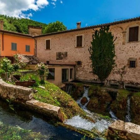 Casa Vacanze Fonte Del Menotre Фоліньо Екстер'єр фото